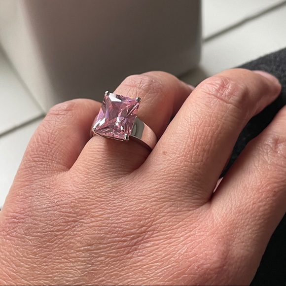 Pink crystal ring - Picture 5 of 5